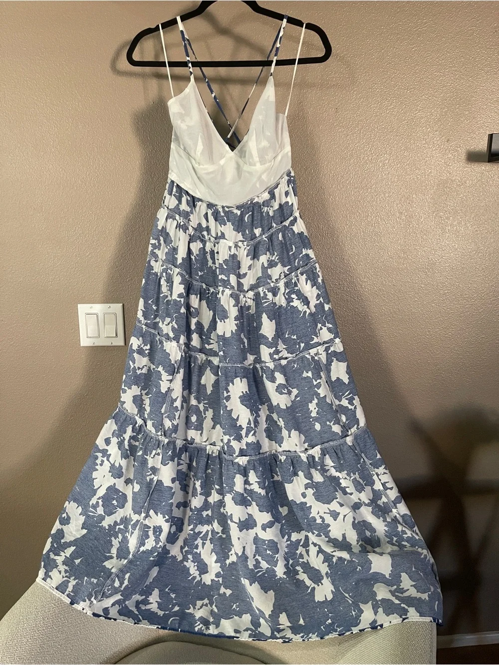Abercrombie & Fitch Flowy Tiered Maxi Dress - Picture 8 of 11